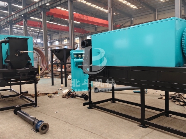 國貨出海:小型炭化爐裝車發往韓國